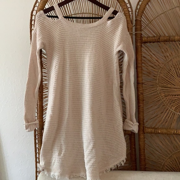 Sneaky Shoulders Sweater // - Picture 3 of 4
